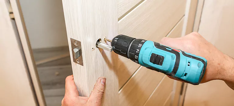 Old Door Knob Repair in Palm Springs, FL