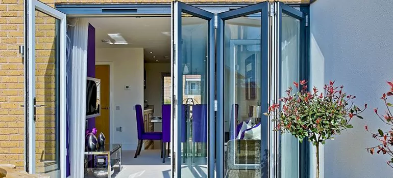 Commercial Door Glass Repair in Palm Springs, FL